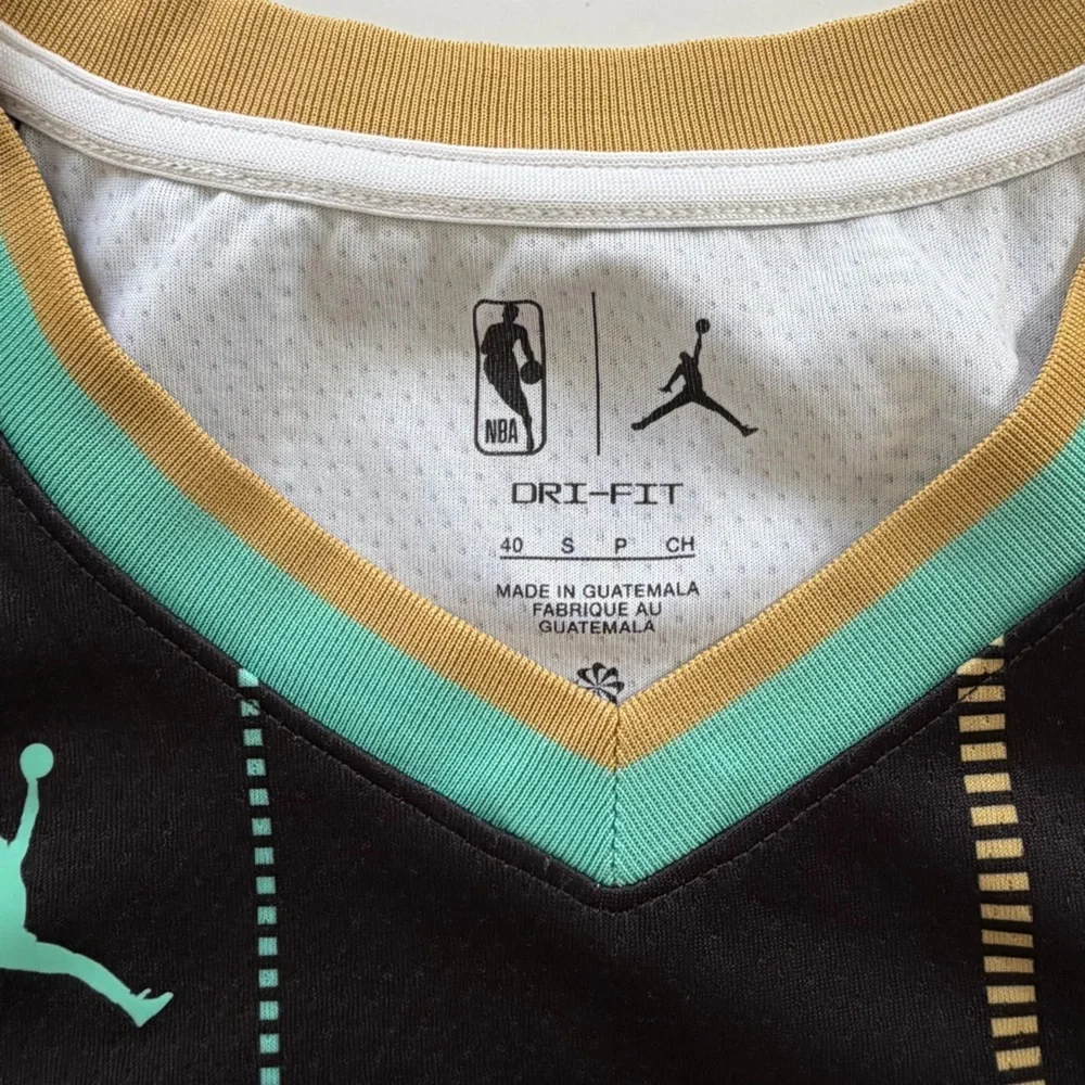 Jordan LaMelo Ball Jersey #1 Charlotte Hornets Mens Small City Edition Swingman